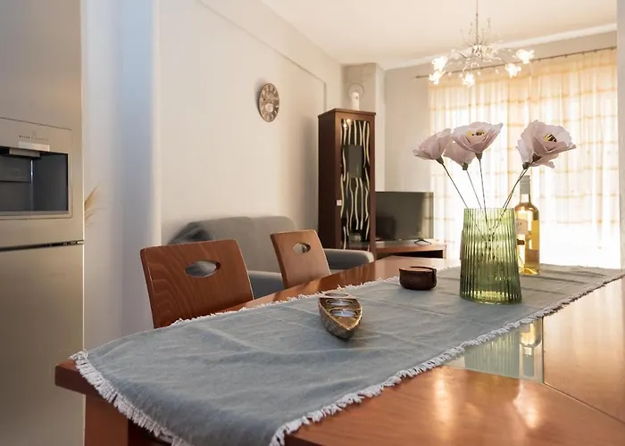 Jella's Sunny Lägenhet Nea Skioni