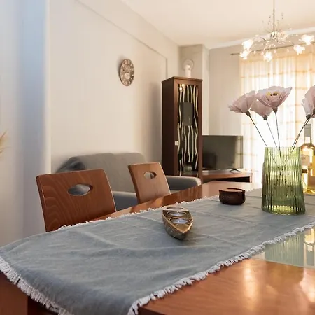 Jella's Sunny Apartment Nea Skioni